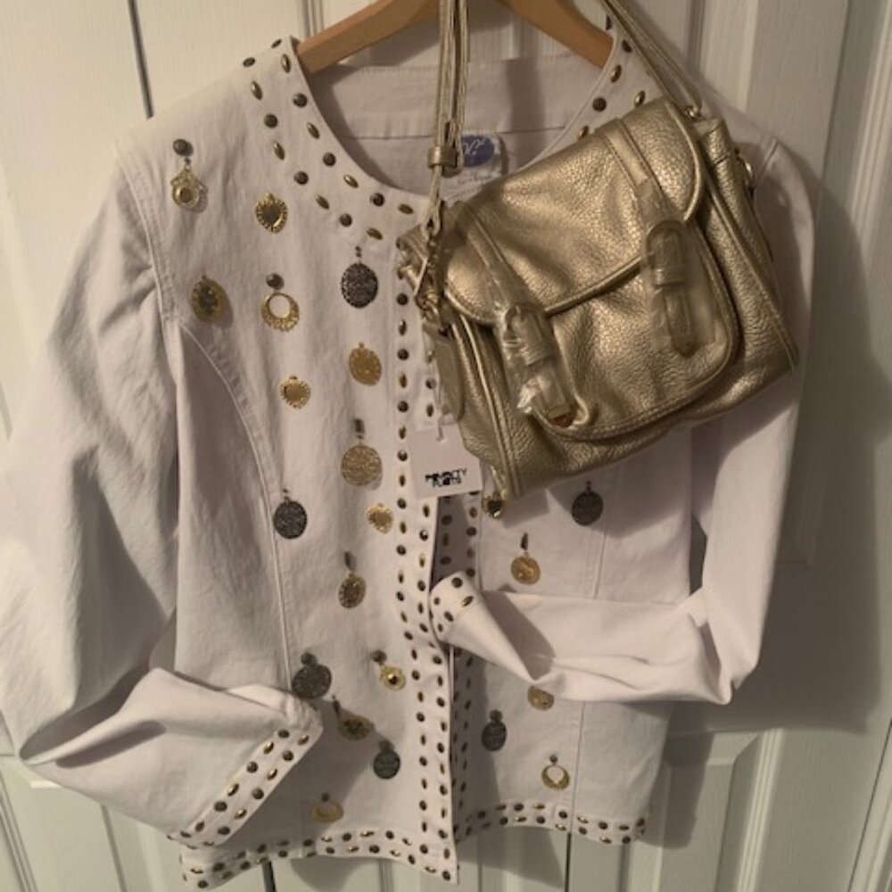 Artsy jacket/white denim!